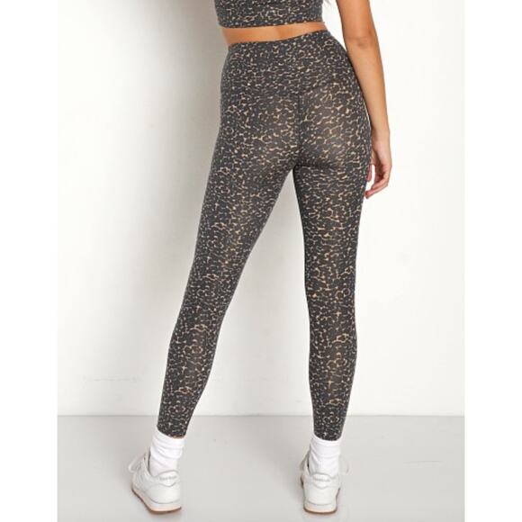 Varley Lets Move High Waist Legging Cluster Leopard Animal Print Medium Travel - Picture 7 of 10